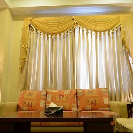 Hotel Multan Continental エクステリア 写真