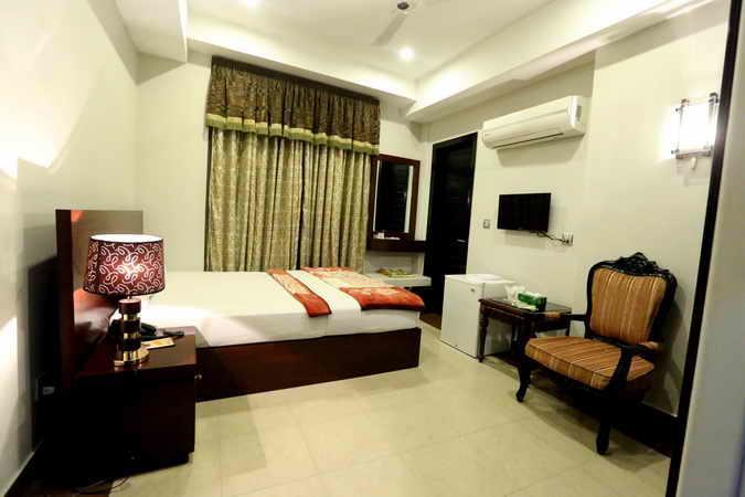 Hotel Multan Continental エクステリア 写真