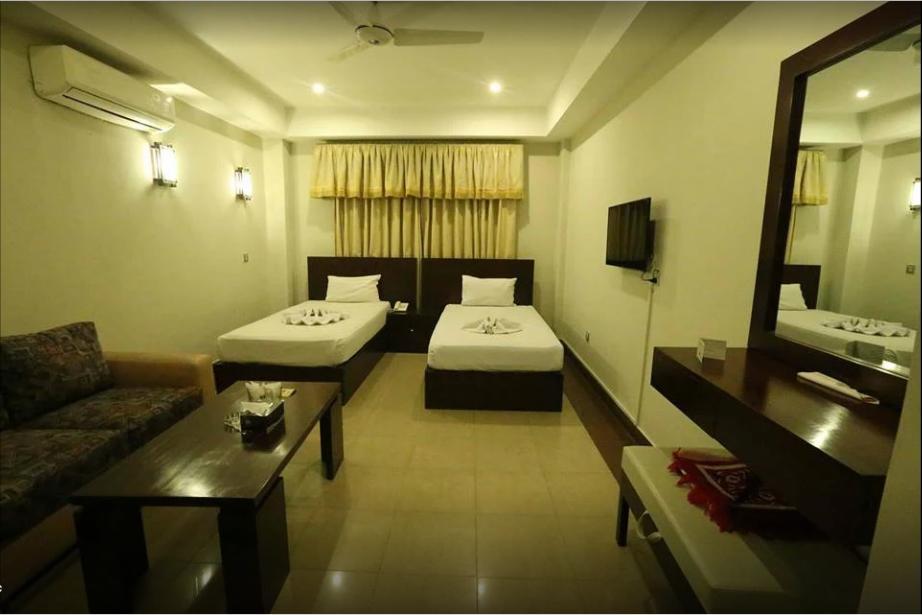 Hotel Multan Continental エクステリア 写真