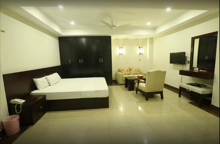 Hotel Multan Continental エクステリア 写真
